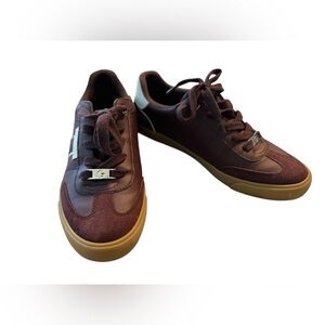 GBG Los Angeles maroon size 8.5
Worn once.